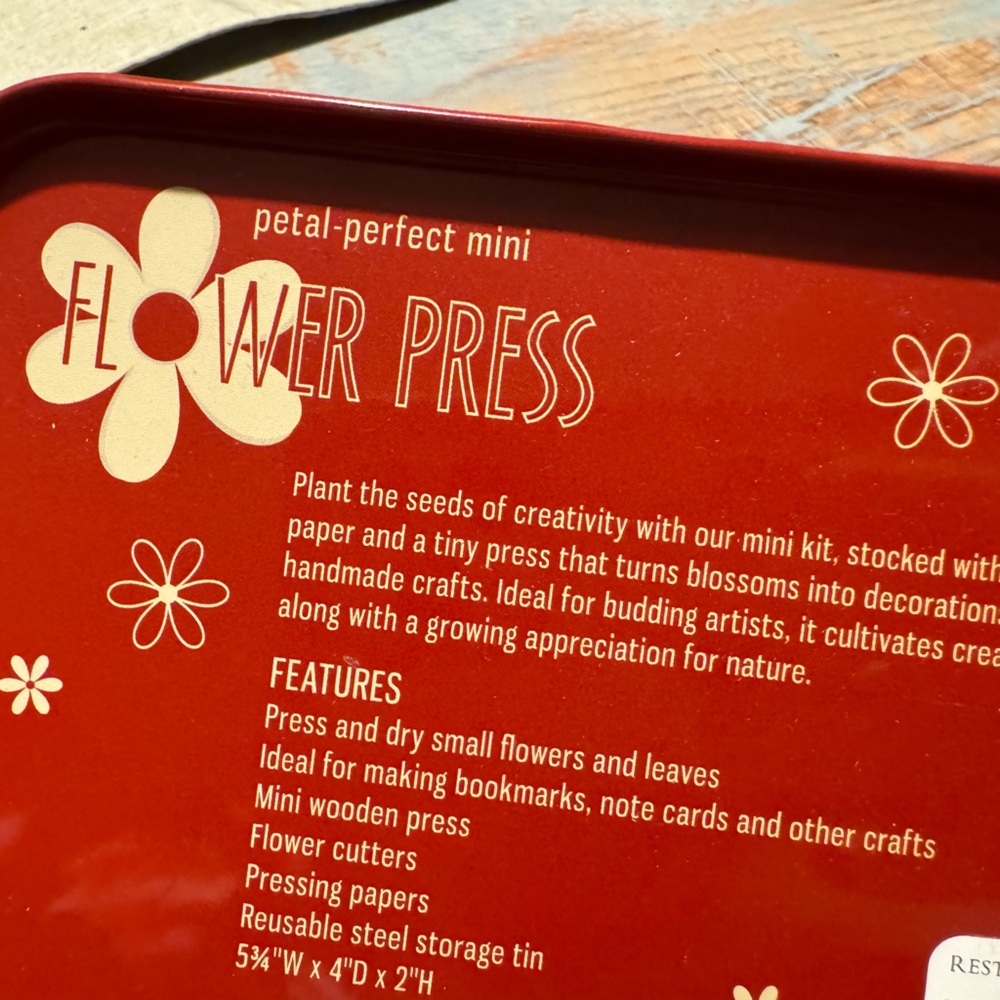 NWT Mini Flower Press Tin - Picture 4 of 6